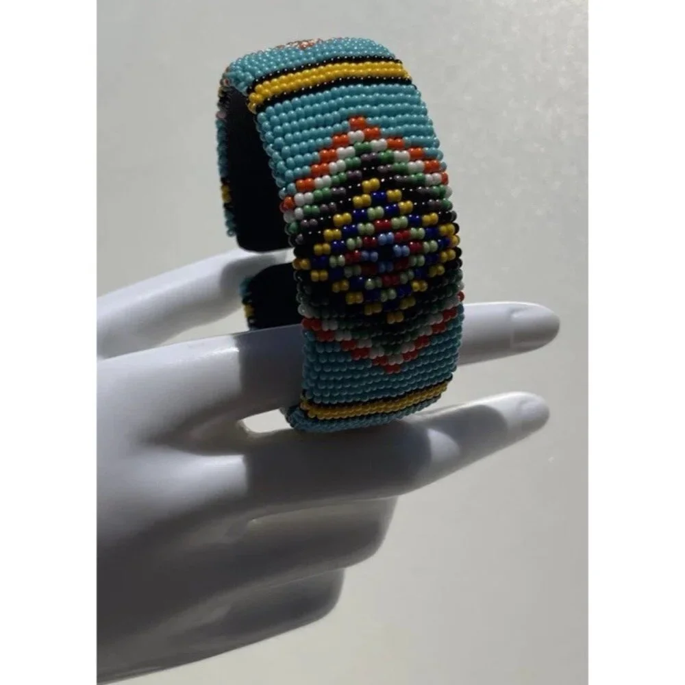 Vintage Handmade Navajo Indian Beaded Bracelet White Blue Red Yellow Sz 7.5”